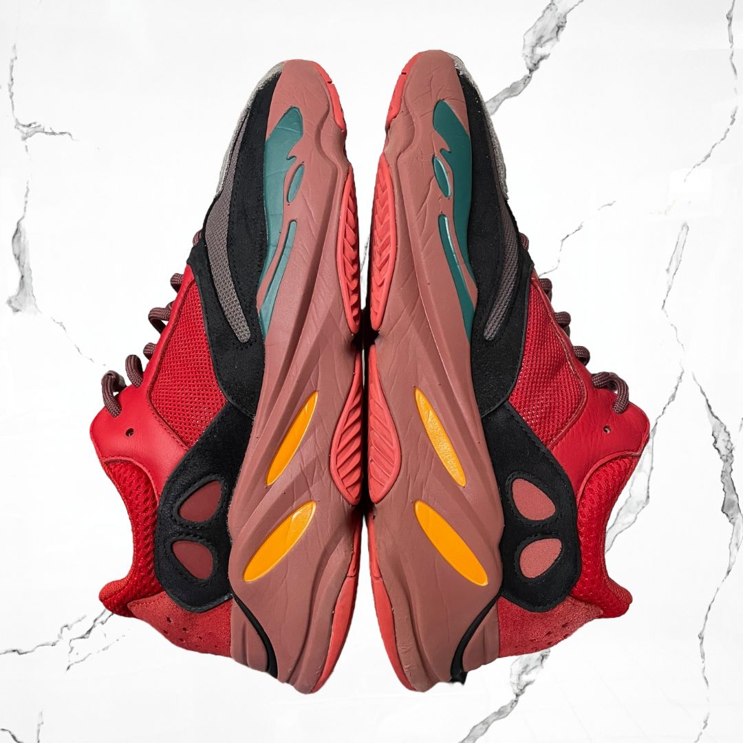 Adidas Yeezy Boost 700 Hi - Res Red (De Uso) - Urban Utility