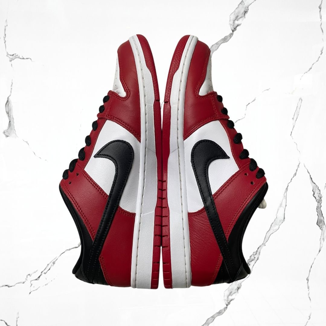 Dunk SB Low J - Pack Chicago (De Uso) - Urban Utility