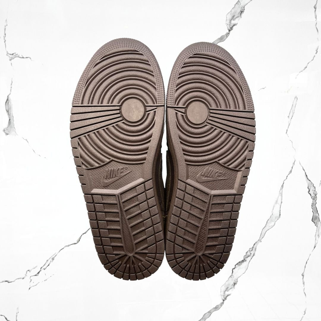 Jordan 1 Low Travis Scott Velvet Brown (De Uso) - Urban Utility