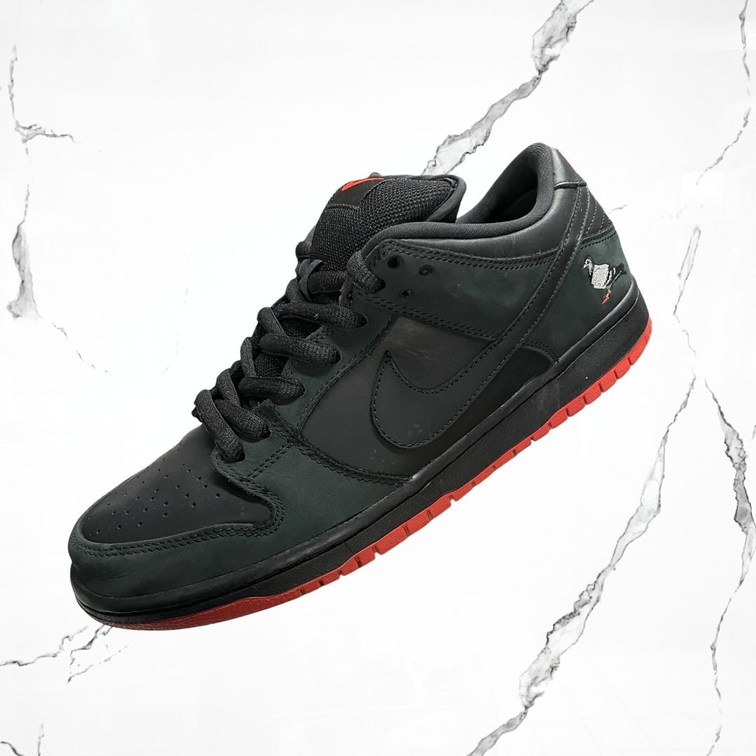 Dunk SB Low Black Pigeon (De Uso) - Urban Utility