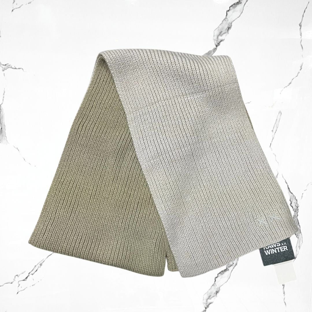 Uniqlo x KAWS Heat Tech Knitted ScarfOff White Bufanda - Urban Utility