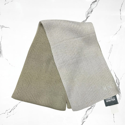 Uniqlo x KAWS Heat Tech Knitted ScarfOff White Bufanda - Urban Utility