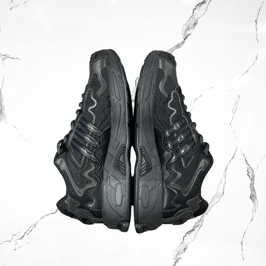 Adidas Response CL Bad Bunny Triple Black (De Uso) - Urban Utility