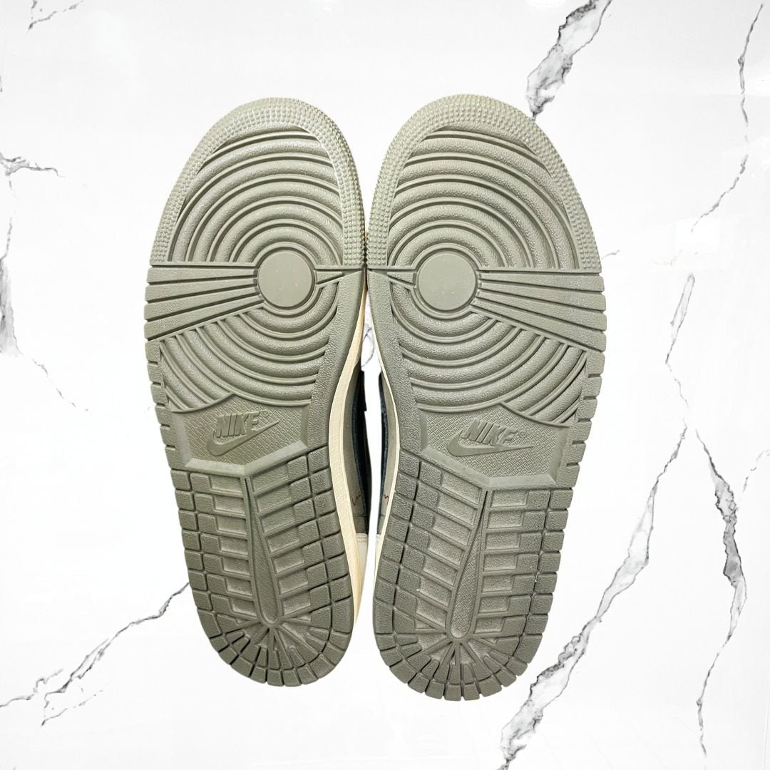 Jordan 1 Low Travis Scott Medium Olive (De Uso) - Urban Utility