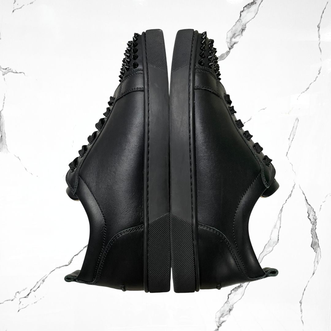 Christian Louboutin Spike Low Black (De Uso) - Urban Utility