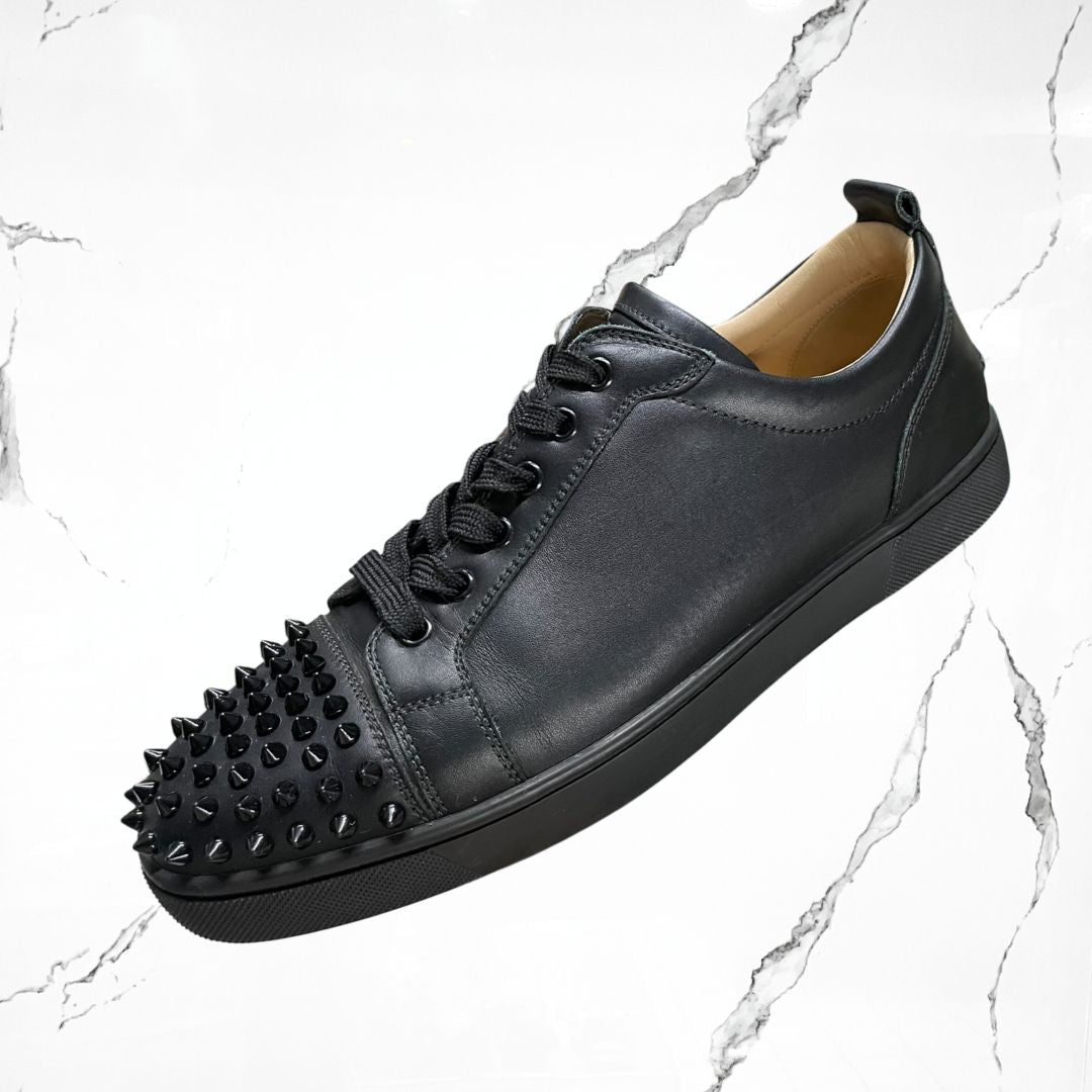 Christian Louboutin Spike Low Black (De Uso) - Urban Utility