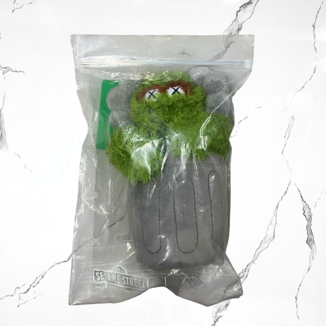 KAWS & Sesame Street Oscar the Grouch Plush Keychain - Urban Utility
