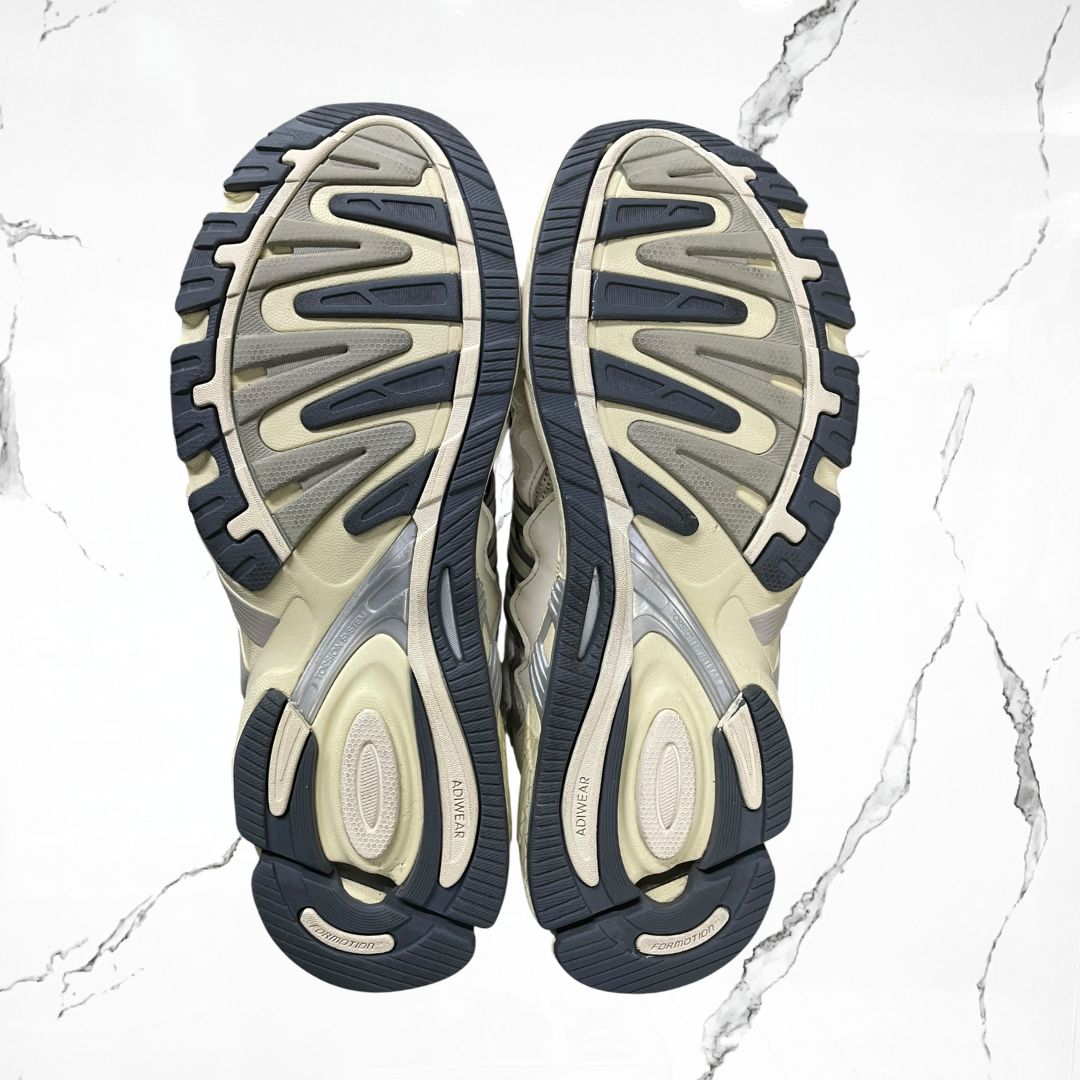 Adidas Response CL Bad Bunny White (De Uso) - Urban Utility