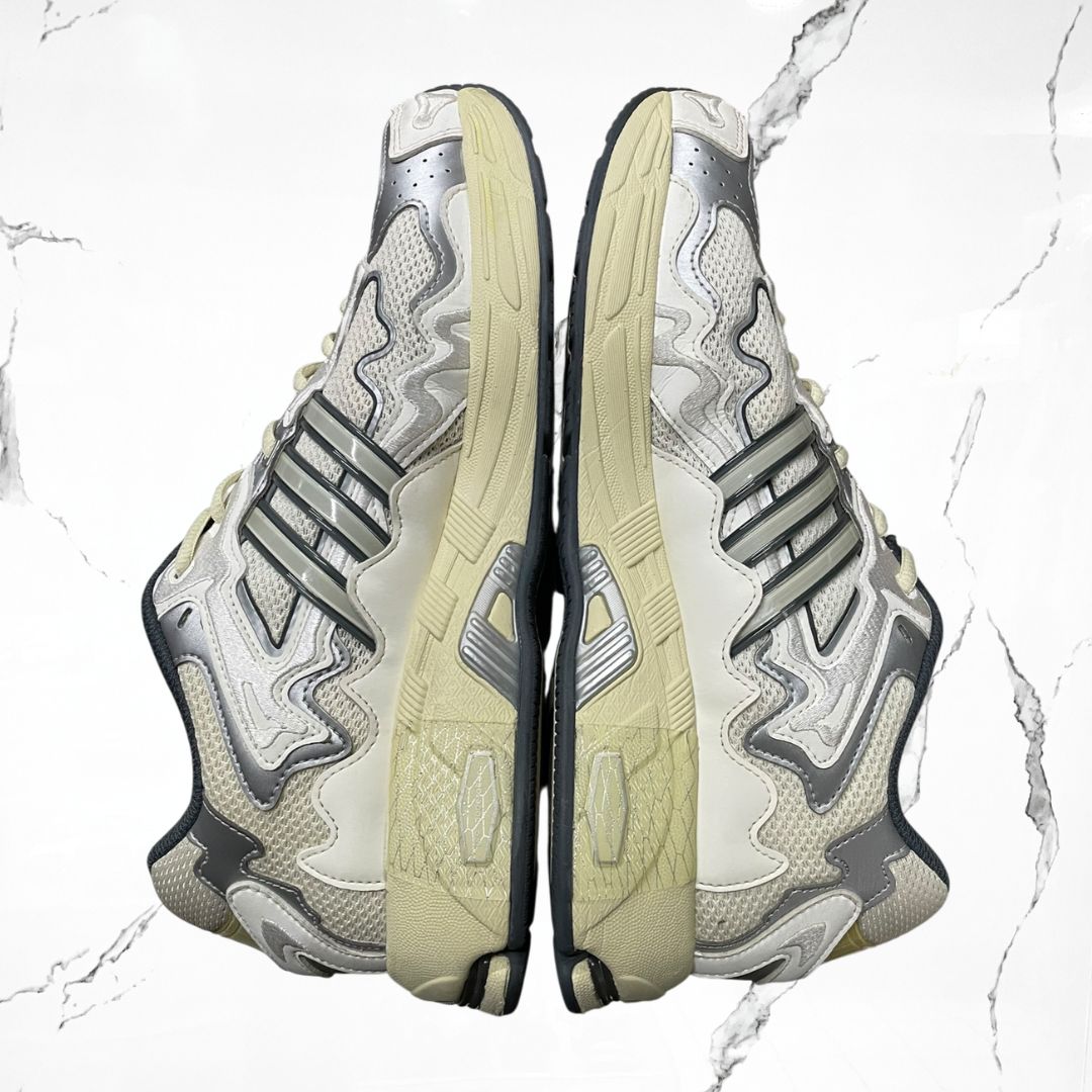 Adidas Response CL Bad Bunny White (De Uso) - Urban Utility