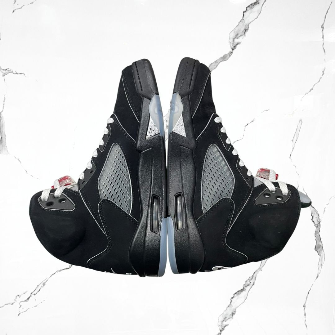 Jordan 5 OG Black Metallic Reimagined (De Uso) - Urban Utility