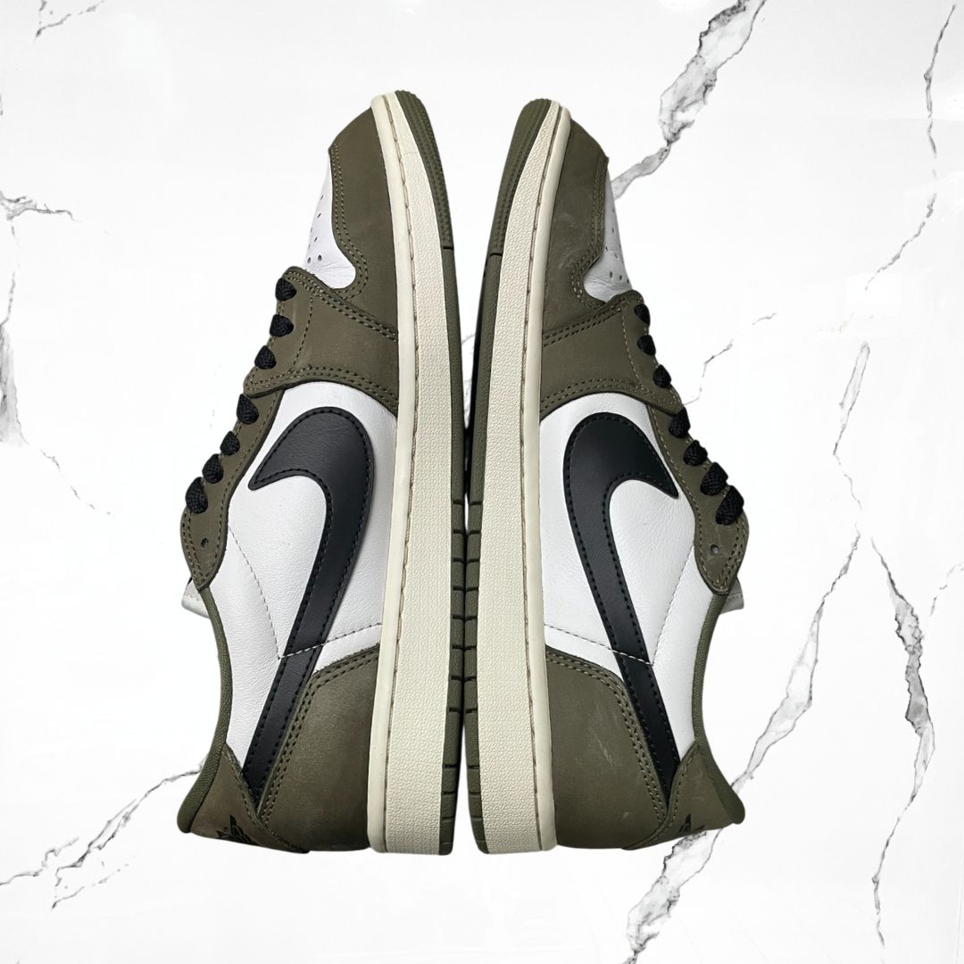 Jordan 1 Low Medium Olive Summit White Sail Black (De Uso) - Urban Utility