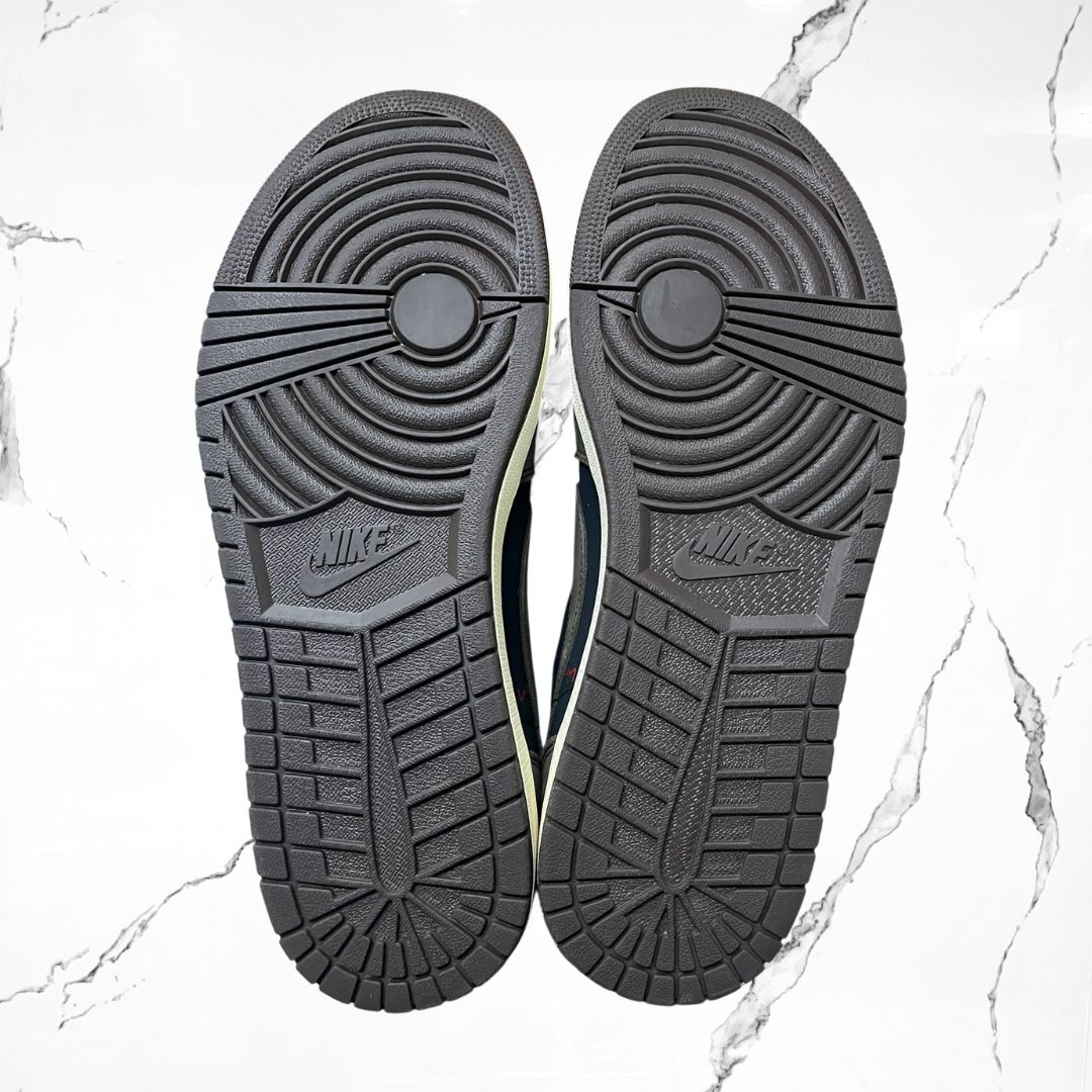 Jordan 1 Low OG Travis Scott Mocha (De Uso)