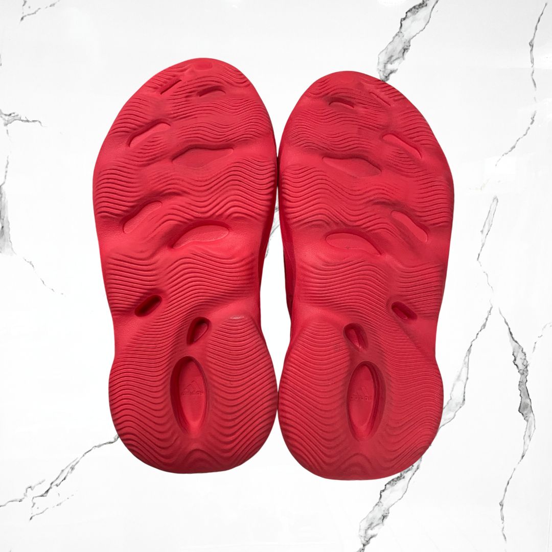 Adidas Yeezy Foam RNNR Vermillion (De Uso) - Urban Utility