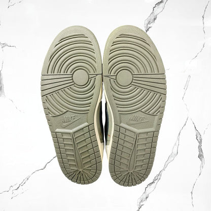 Jordan 1 Low OG Travis Scott Medium Olive (De Uso) - Urban Utility