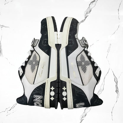 Louis Vuitton Trainer Velcro Strap Monogram Denim Black White (De Uso) - Urban Utility