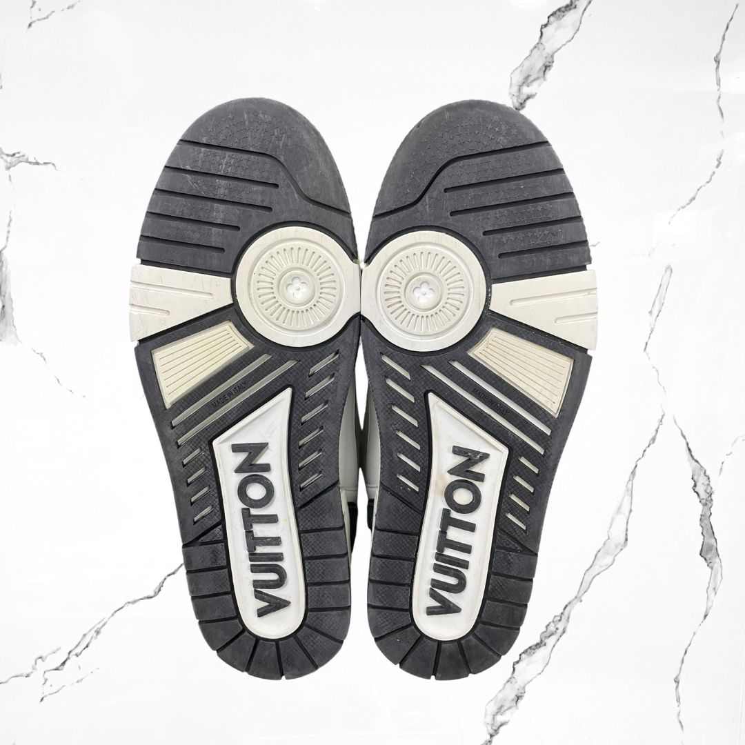 Louis Vuitton Trainer Velcro Strap Monogram Denim Black White (De Uso) - Urban Utility