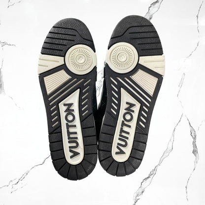 Louis Vuitton Trainer White Black Denim (De Uso)
