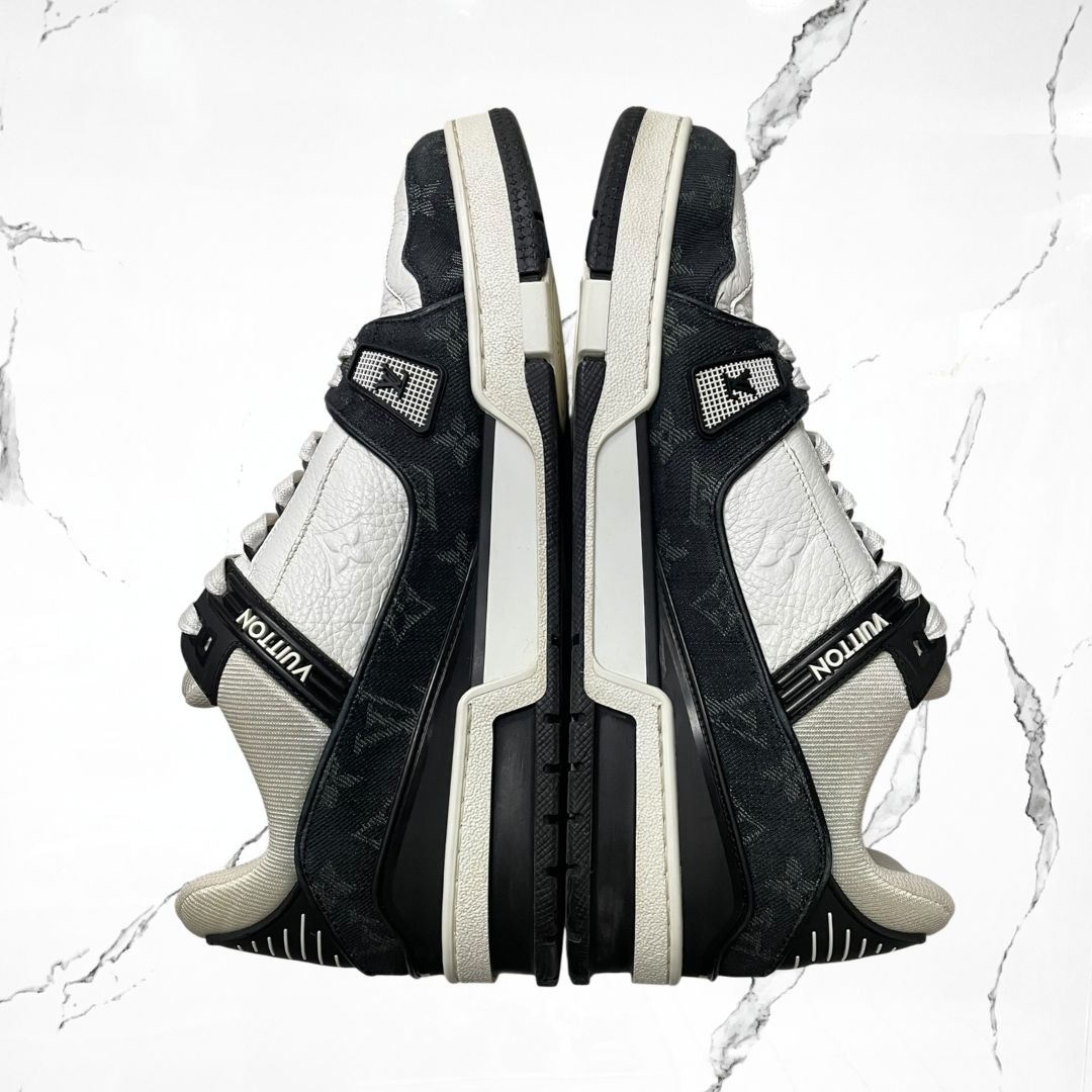 Louis Vuitton Trainer White Black Denim (De Uso)