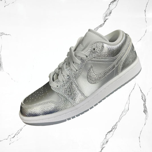 Jordan 1 Low SE Metallic Silver (W) - Urban Utility