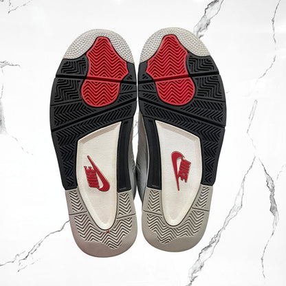 Jordan 4	White Cement (De Uso)