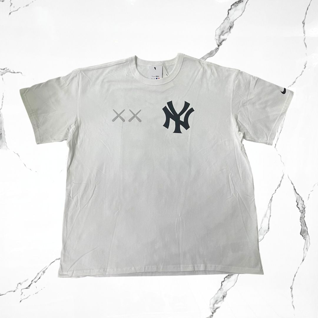 Kaws x Nike SS NN Max 90 New York Yankees Judge White T-shirt