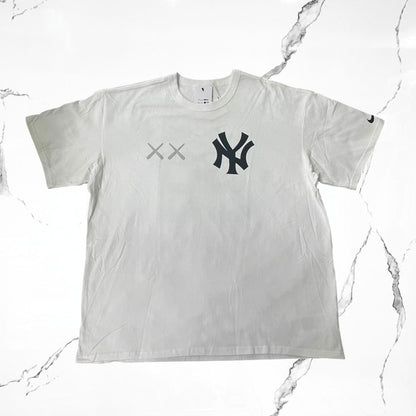 Kaws x Nike SS NN Max 90 New York Yankees Judge White T-shirt