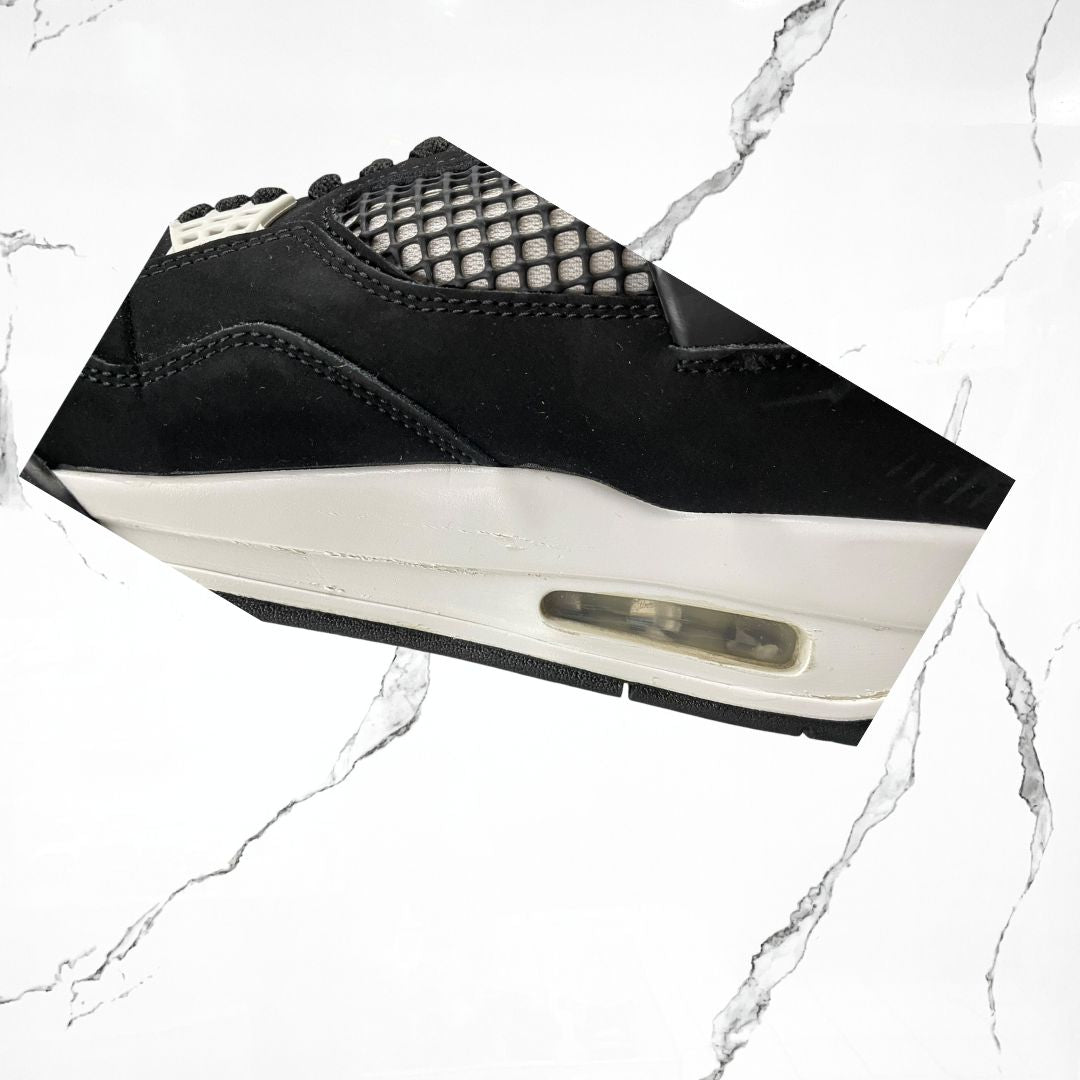 Jordan 4	White Thunder (De Uso)