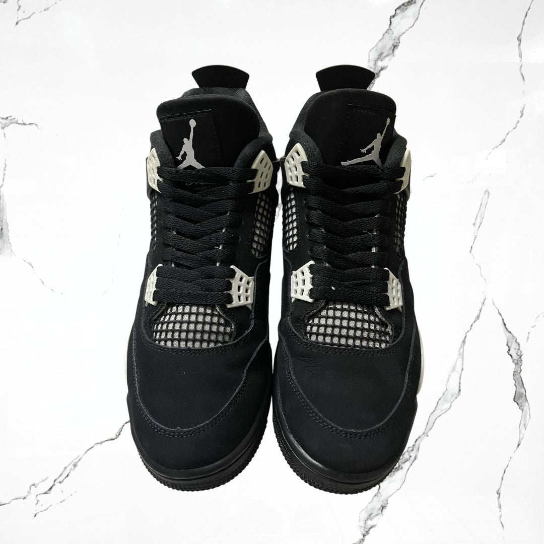 Jordan 4	White Thunder (De Uso)
