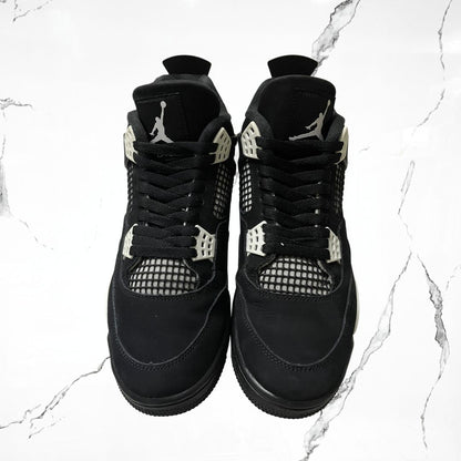 Jordan 4	White Thunder (De Uso)