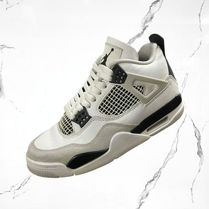 Jordan 4 Military Black (De Uso) - Urban Utility