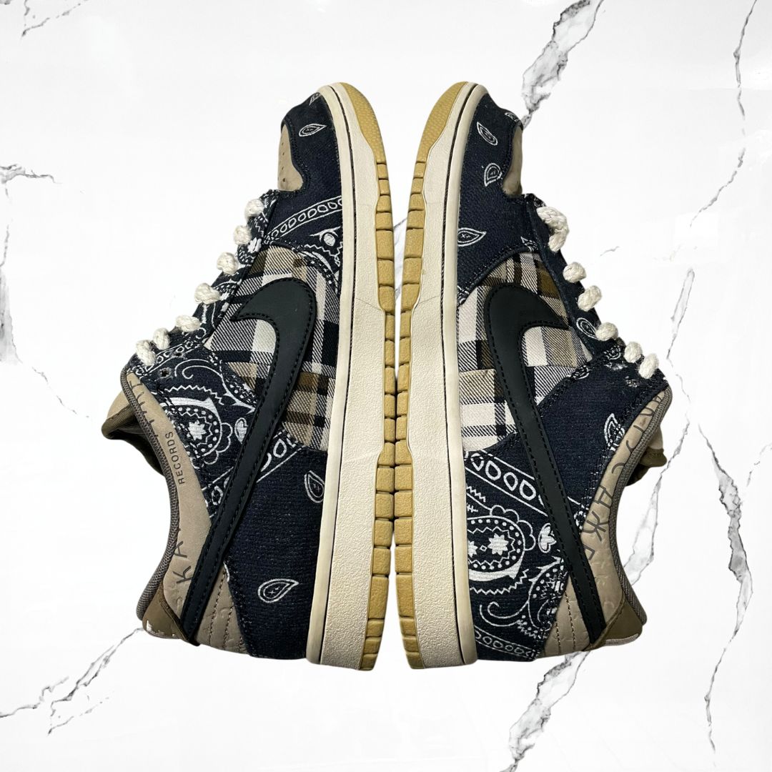 Nike Dunk SB Low Travis Scott (De Uso)
