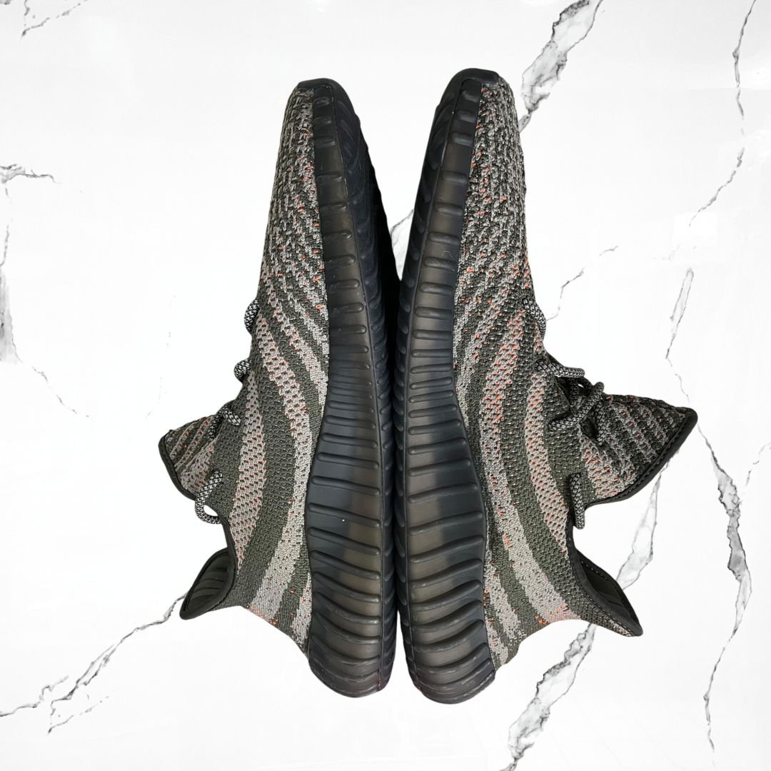 Adidas Yeezy Boost 350 V2 Carbon Beluga (De Uso) - Urban Utility