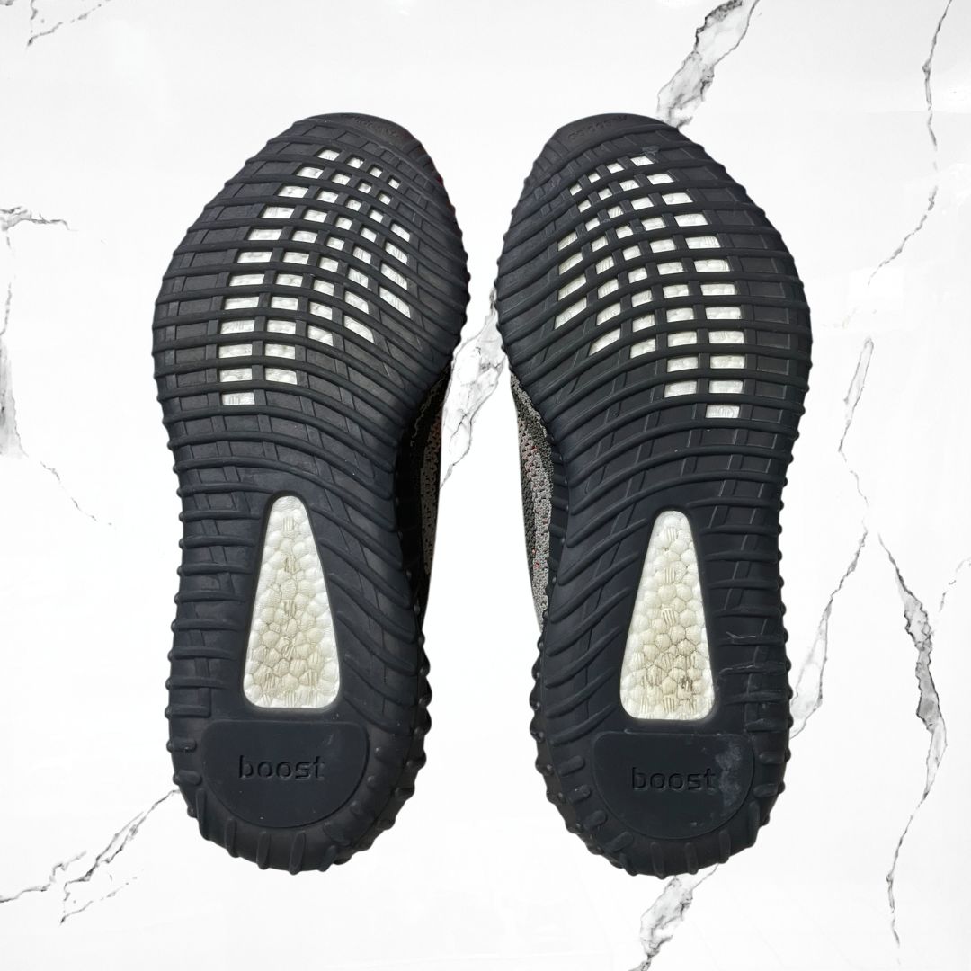 Adidas Yeezy Boost 350 V2 Carbon Beluga (De Uso) - Urban Utility