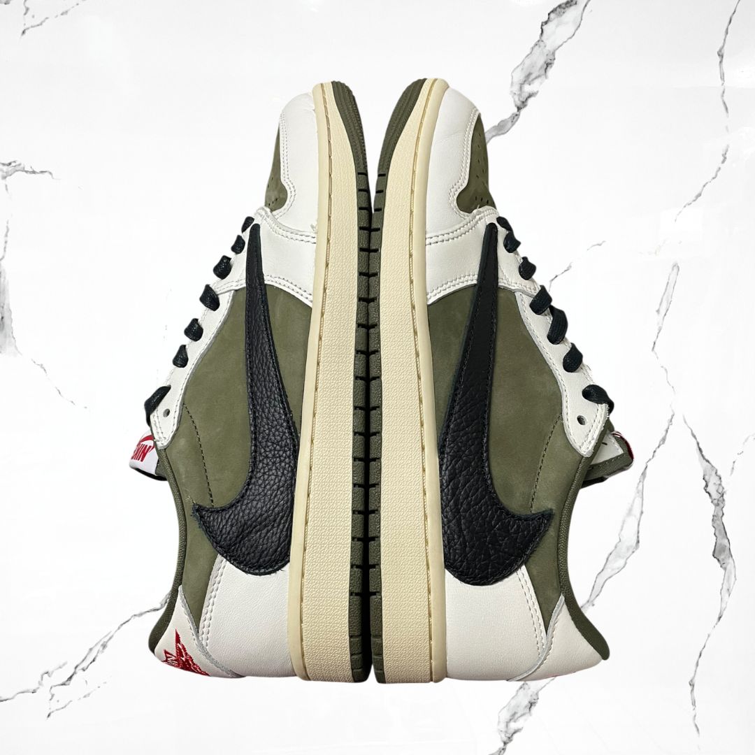 Jordan 1 Low OG Travis Scott Medium Olive (De Uso) - Urban Utility