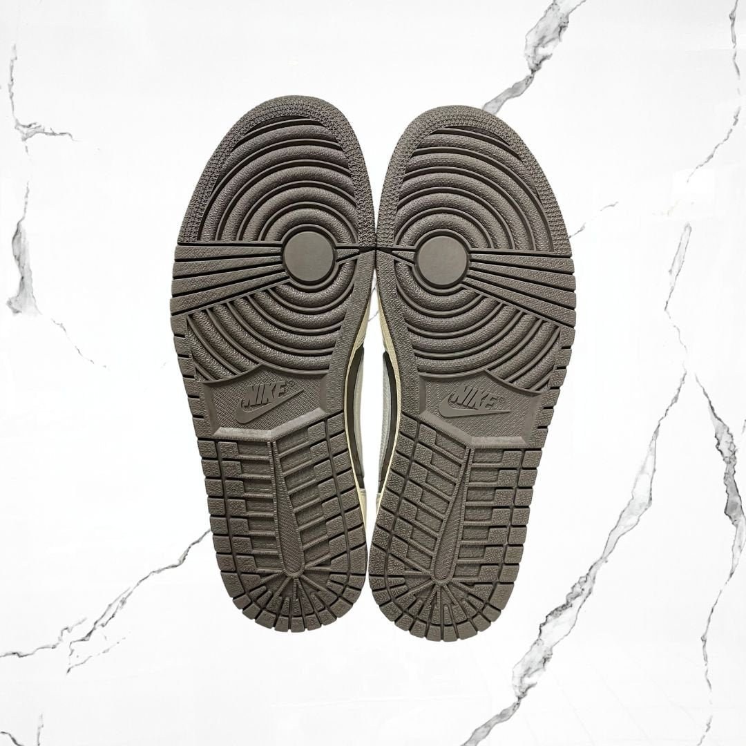 Jordan 1 Low OG Travis Scott Reverse Mocha (De Uso) - Urban Utility