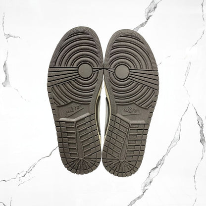 Jordan 1 Low OG Travis Scott Reverse Mocha (De Uso) - Urban Utility