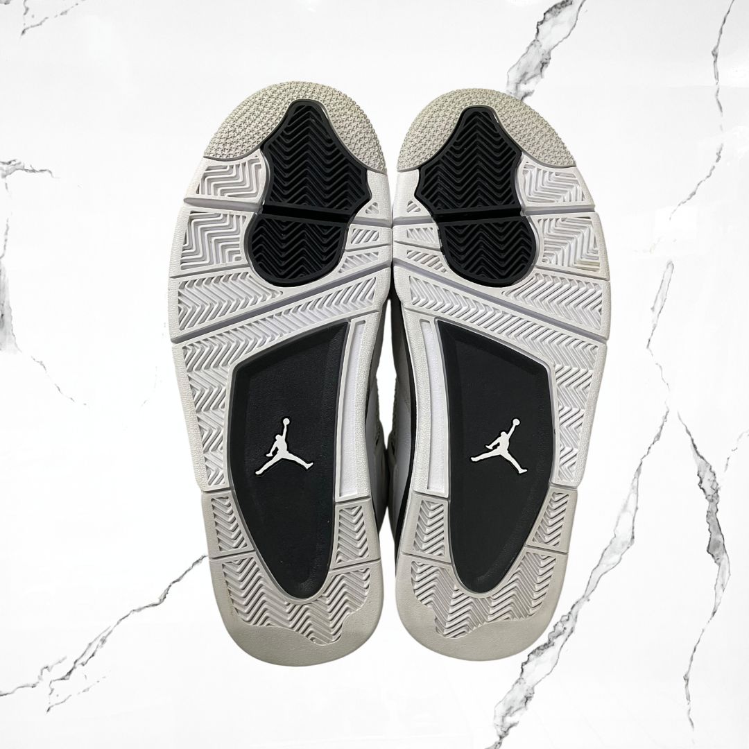 Jordan 4	Military Black (De Uso)