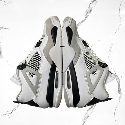 Jordan 4	Military Black (De Uso)