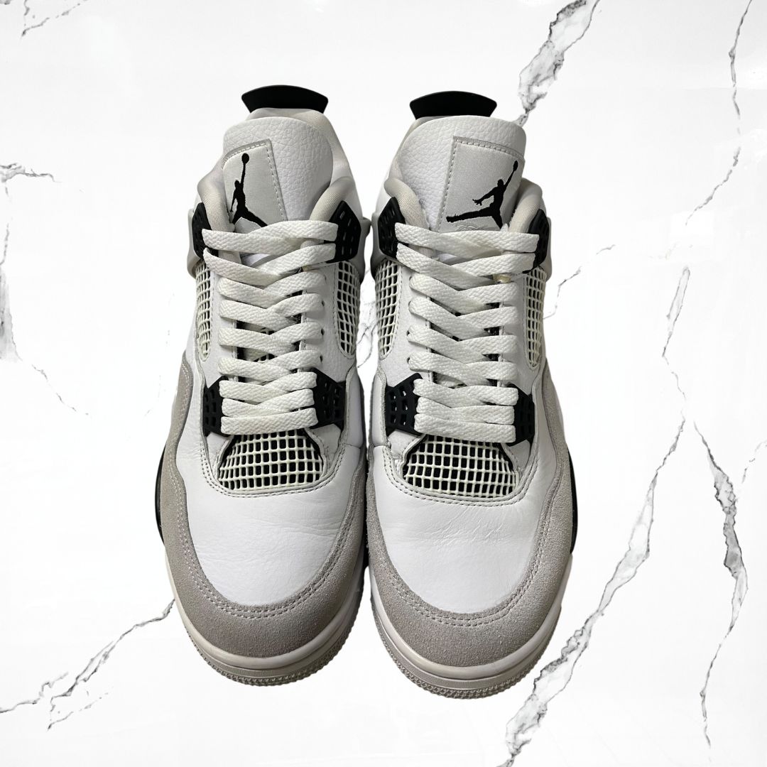 Jordan 4	Military Black (De Uso)