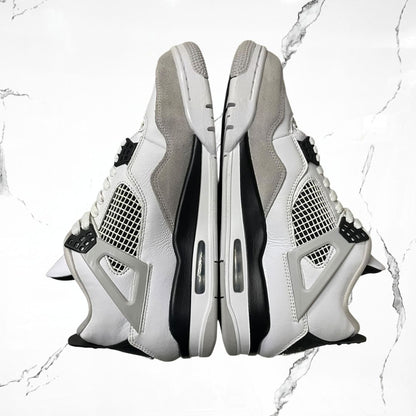 Jordan 4	Military Black (De Uso)
