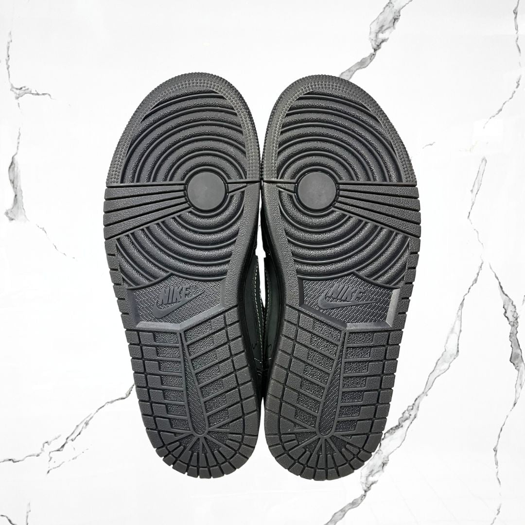 Jordan 1 Low Travis Scott Black Phantom (De Uso) - Urban Utility