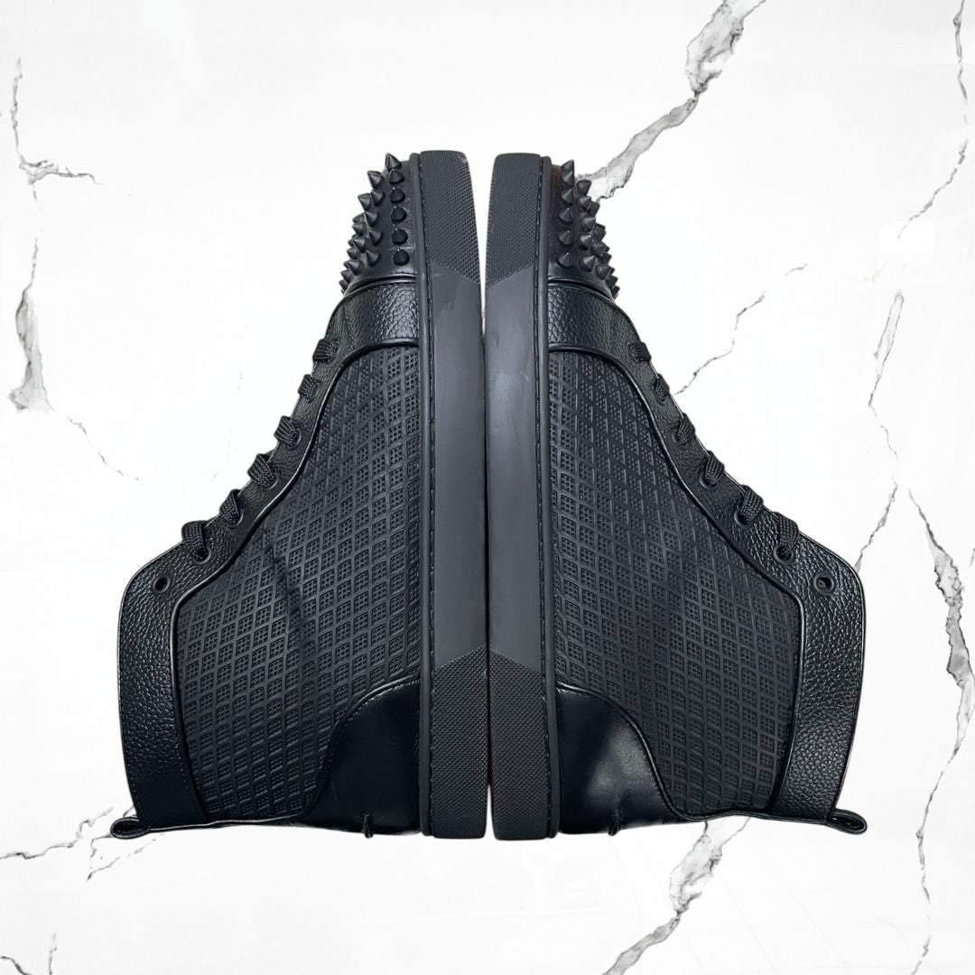 Christian Louboutin Lou Spikes Orlato Flat Black (De Uso) - Urban Utility