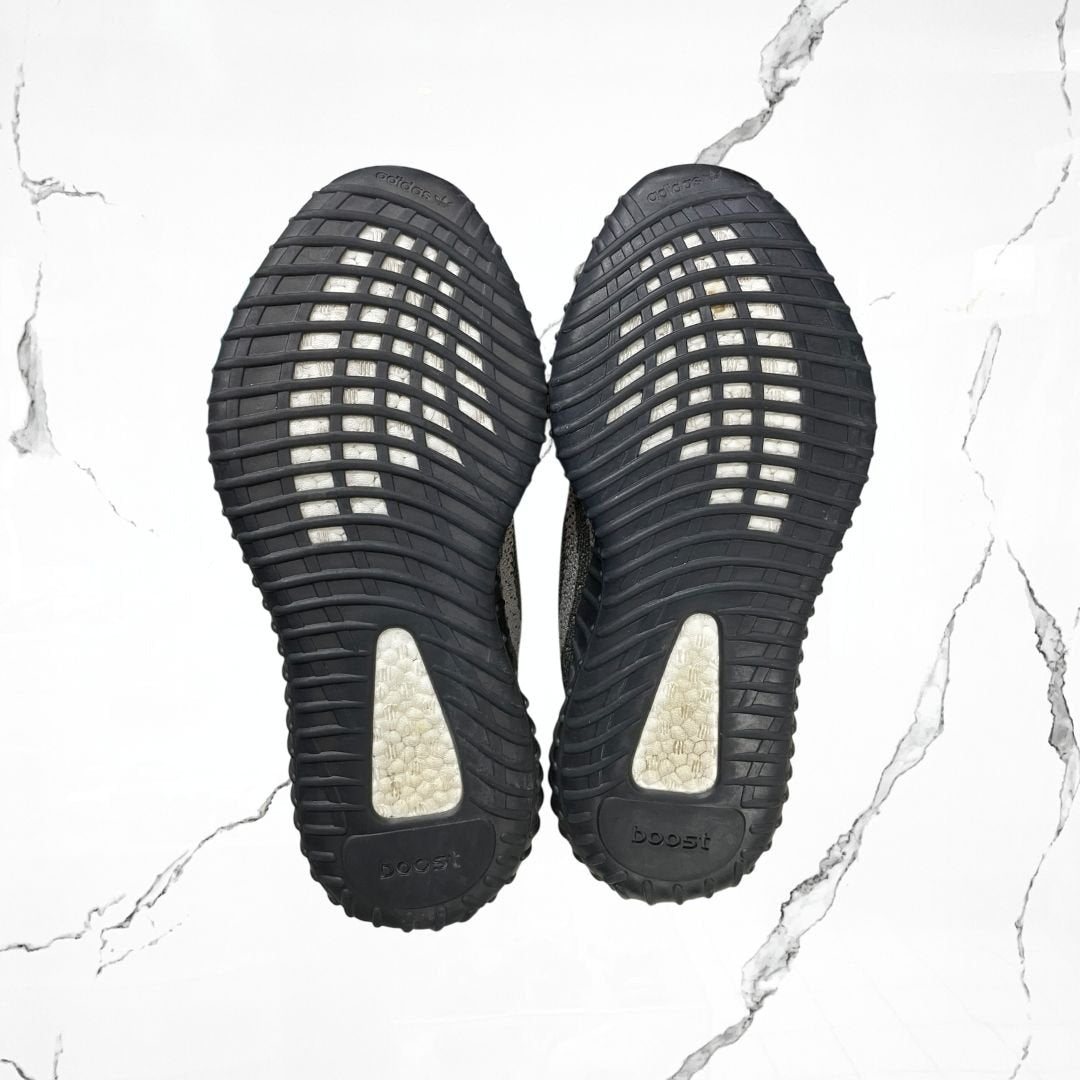 Adidas Yeezy 350 Carbon Beluga (De Uso) - Urban Utility