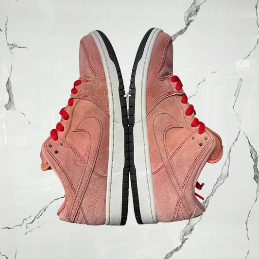 Dunk SB Low Pink Pig (De Uso) - Urban Utility