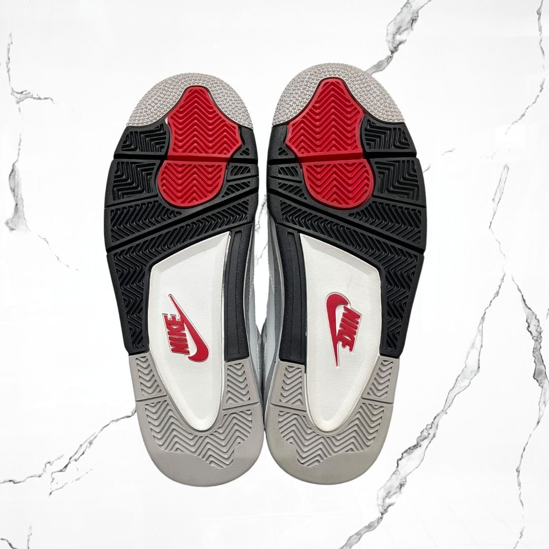Jordan 4 Retro White Cement (2025) (De Uso) - Urban Utility