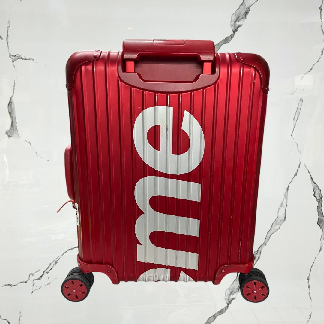 Supreme RIMOWA Topas Multiwheel Red 45L Maleta (De Uso) - Urban Utility