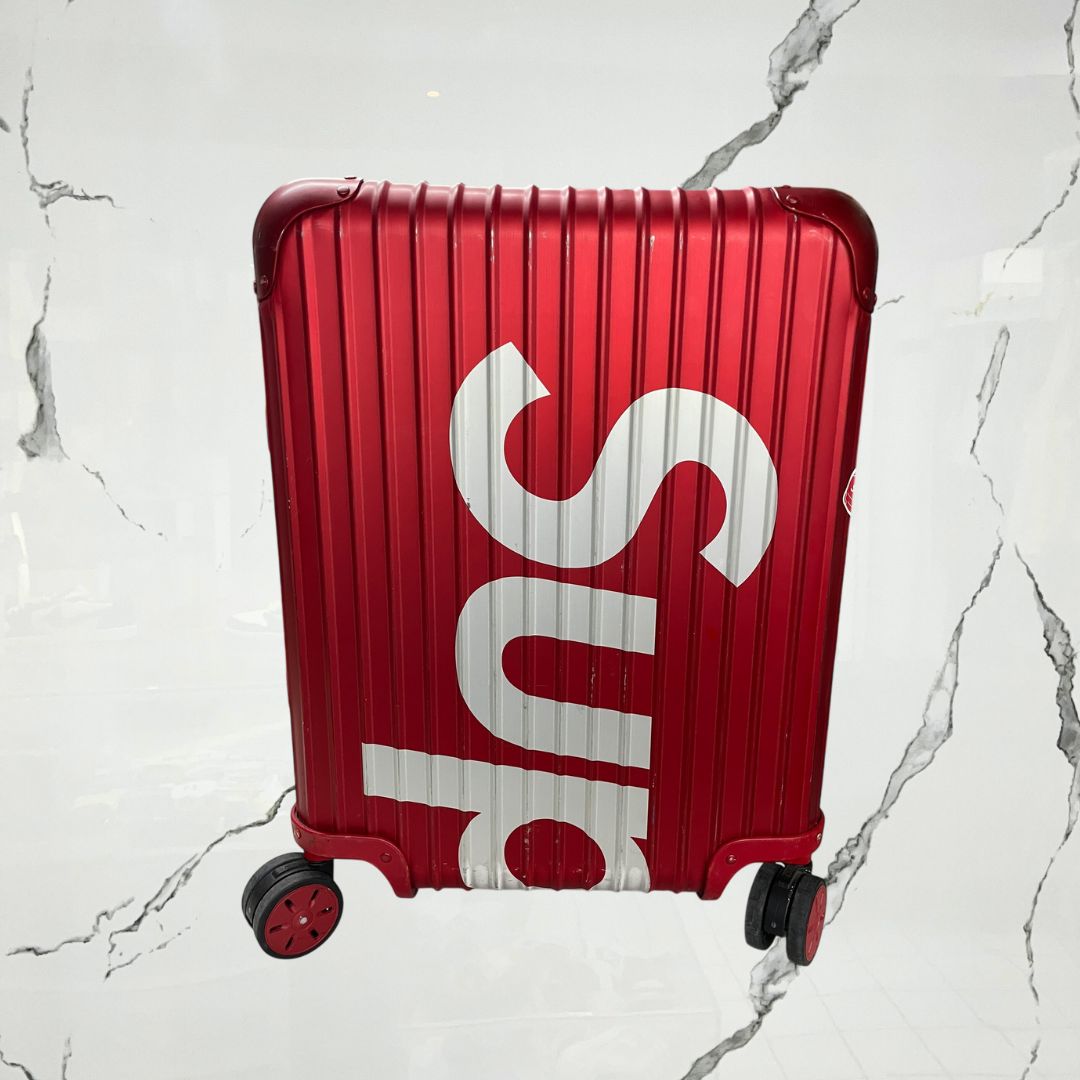 Supreme RIMOWA Topas Multiwheel Red 45L Maleta (De Uso) - Urban Utility