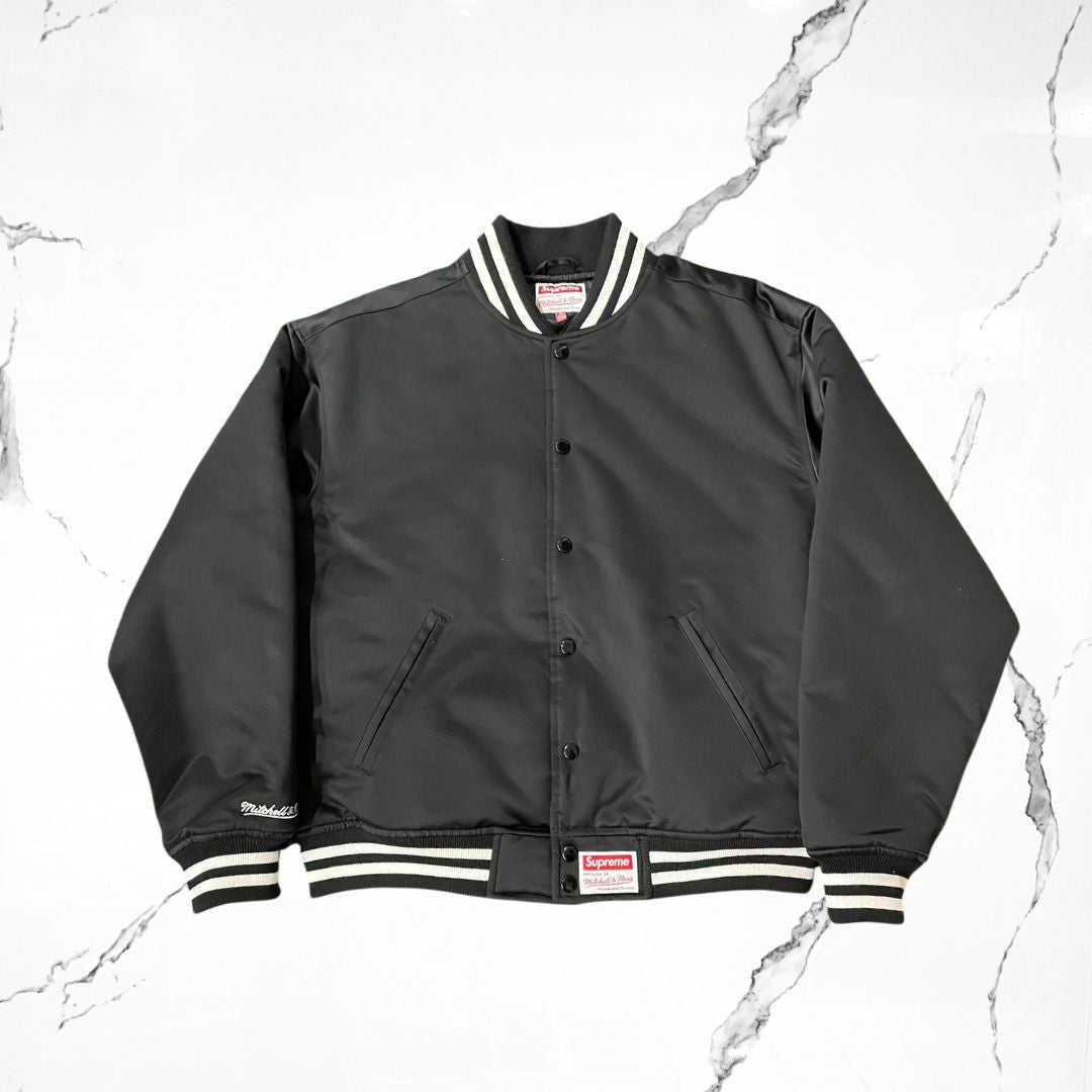 Supreme x Mitchell & Ness Satin Varsity Black Jacket (De Uso) - Urban Utility