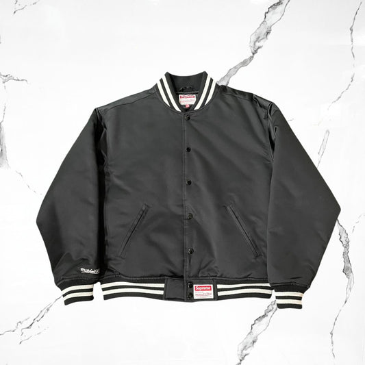 Supreme x Mitchell & Ness Satin Varsity Black Jacket (De Uso) - Urban Utility