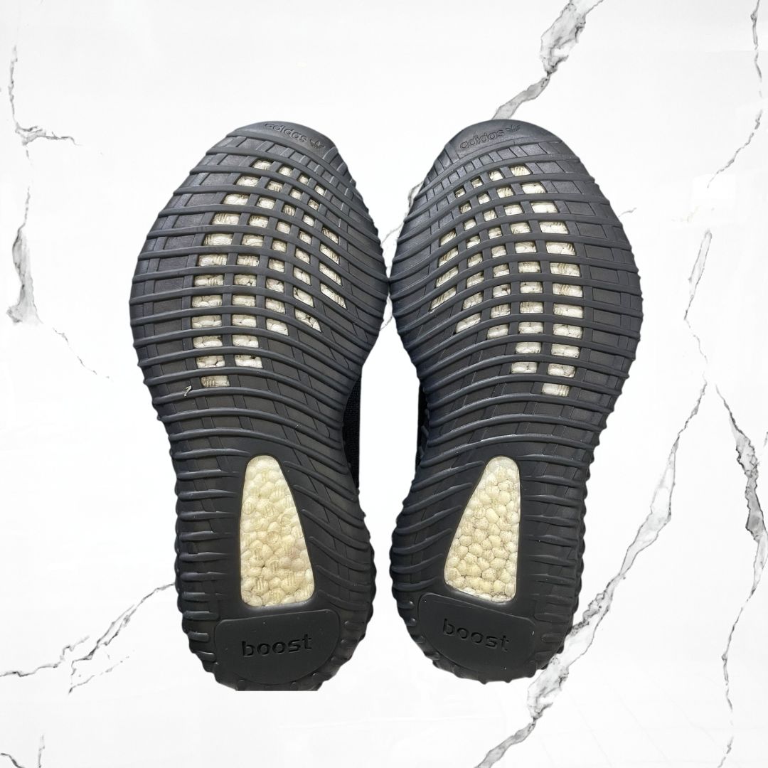 Adidas Yeezy Boost 350 V2 Onyx (De Uso) - Urban Utility